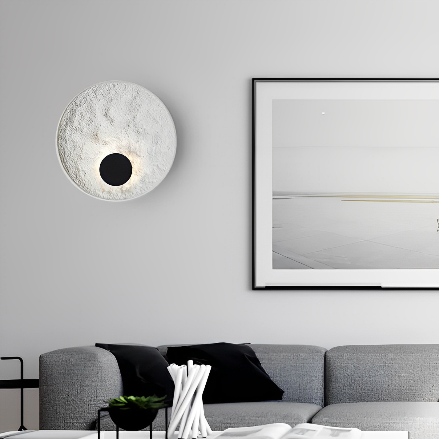 Lunaris – Runde Wandleuchte mit LED und weißem Globus-Design