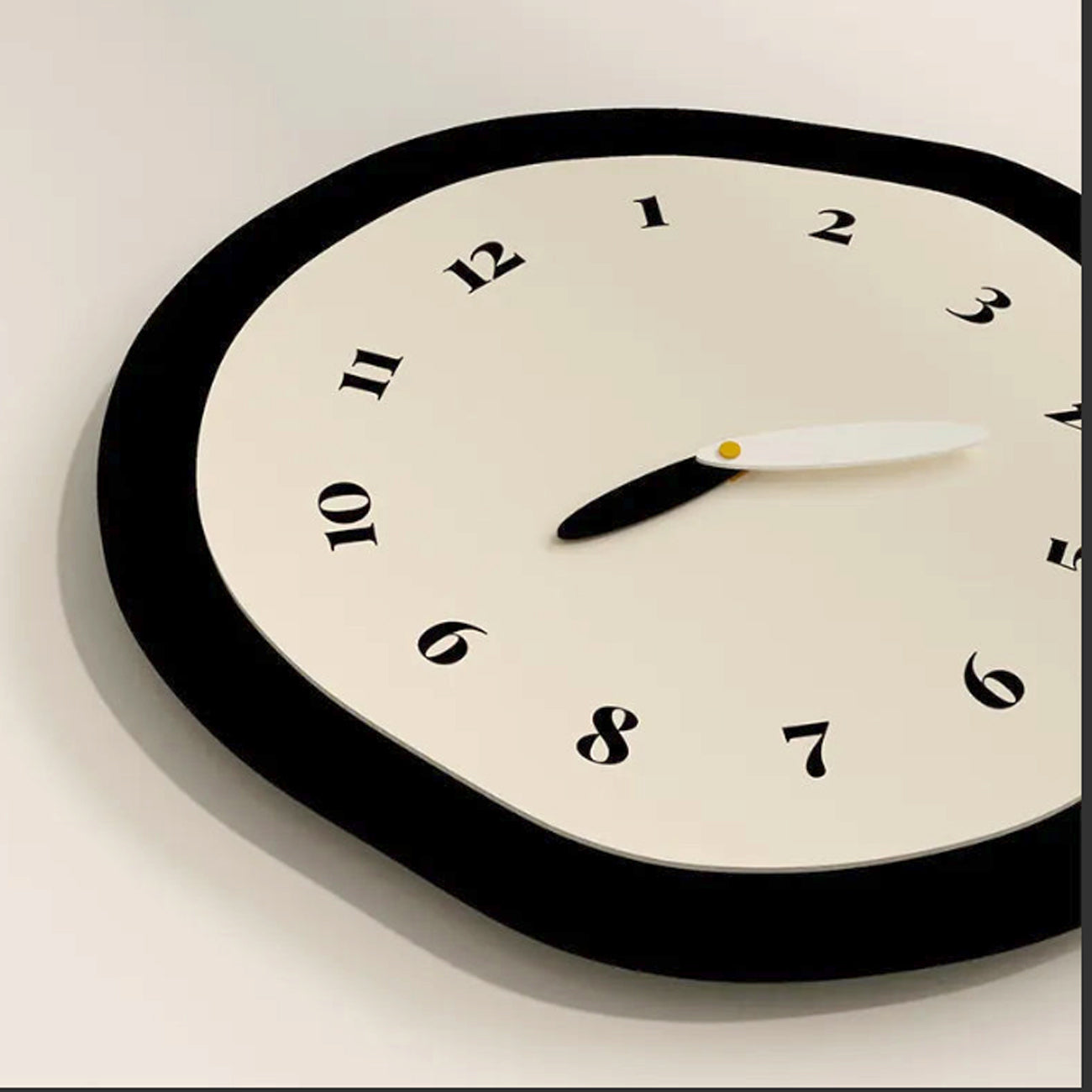 Kairo – Kreative Irreguläre Wanduhr