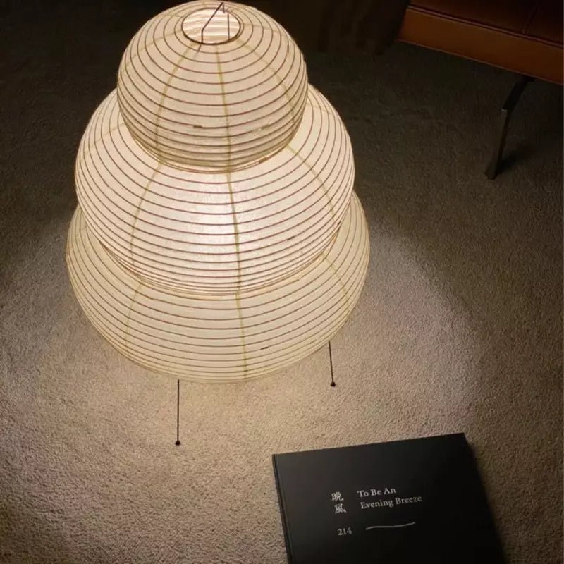 Takumi – Japanische Stehlampe aus Xuan-Papier