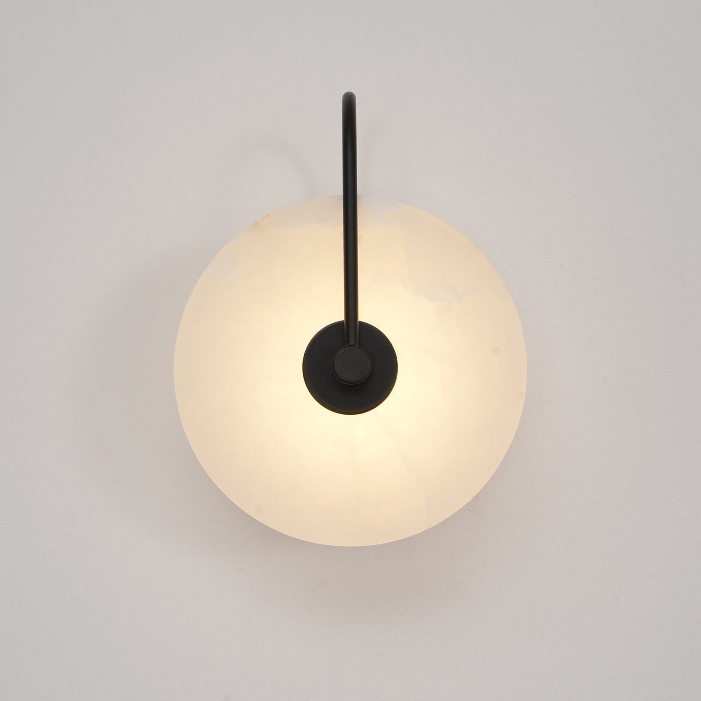 Aveline – LED-Wandleuchte aus Alabasterstein