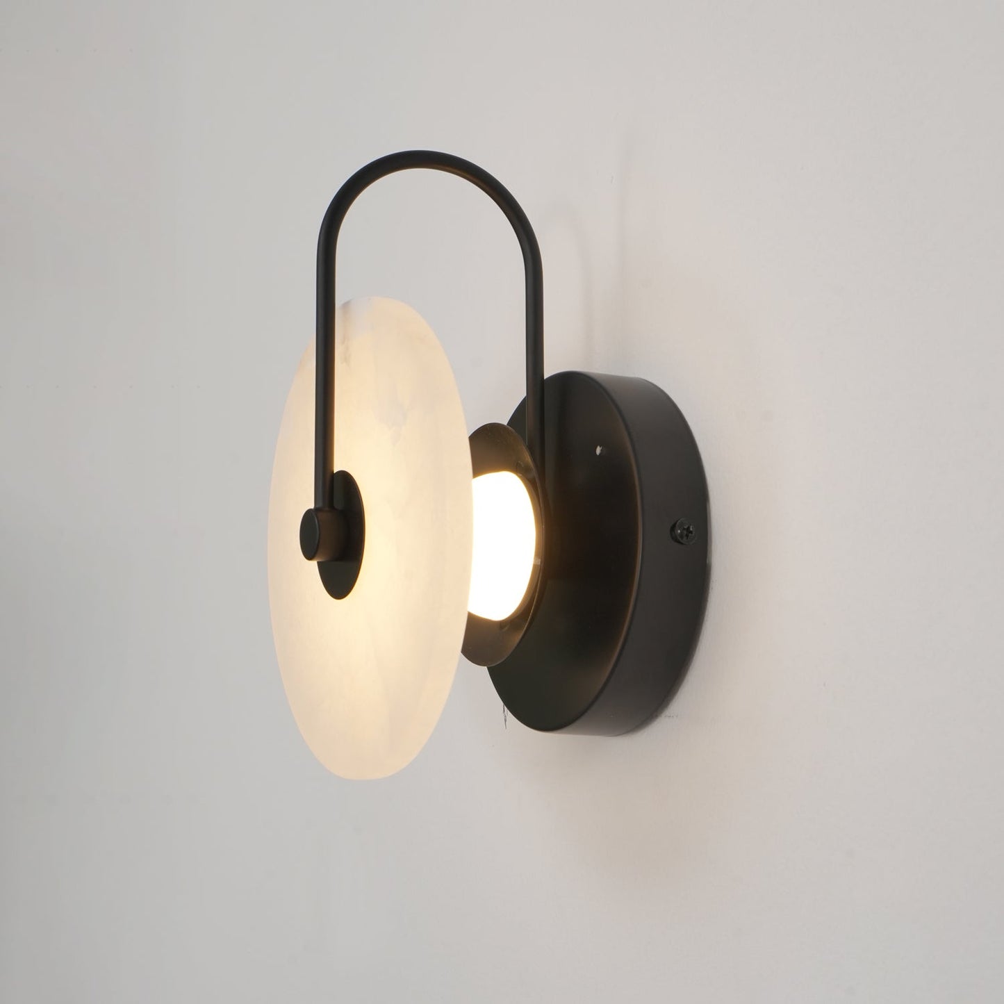 Aveline – LED-Wandleuchte aus Alabasterstein