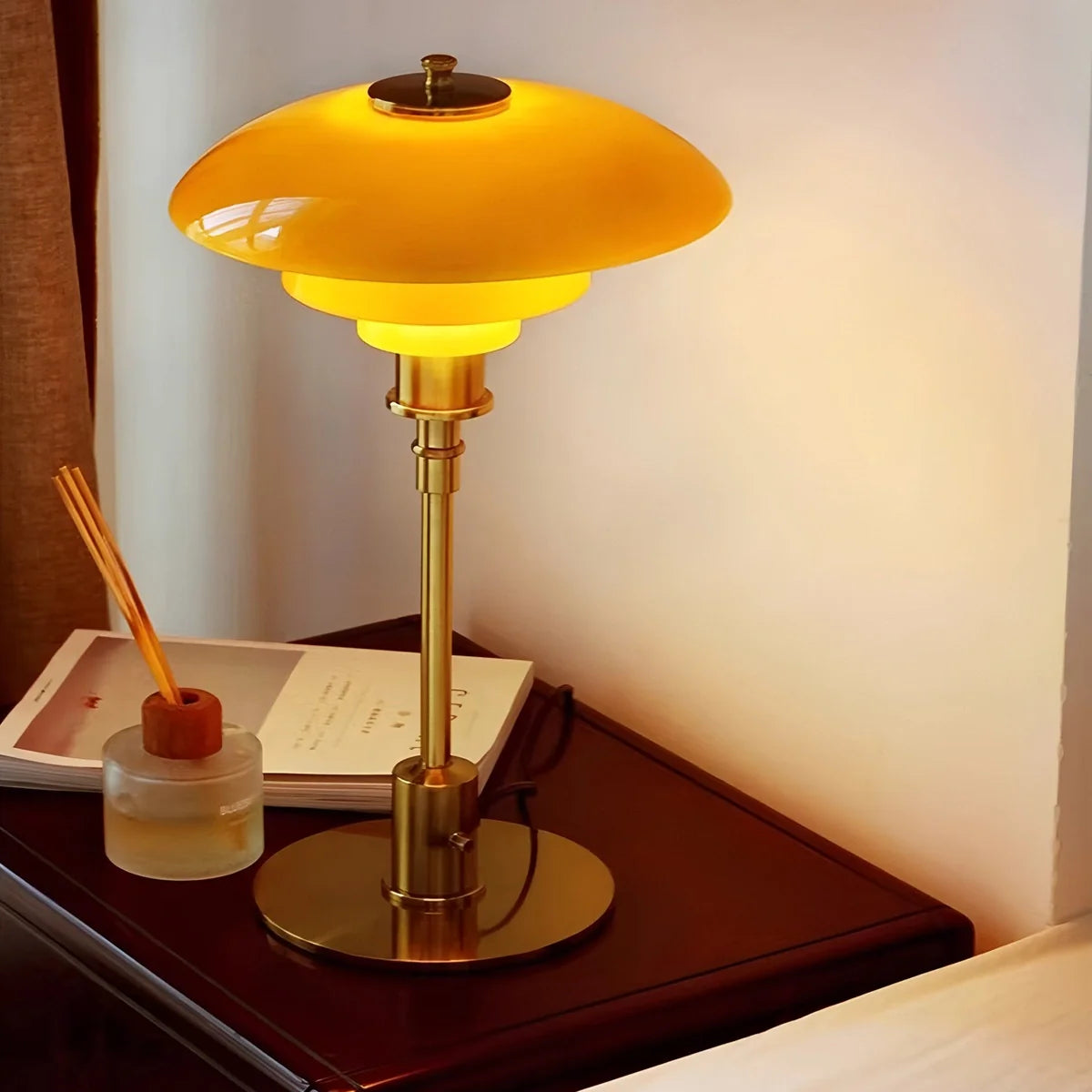 Akemi – Künstlerische Glas Tischlampe