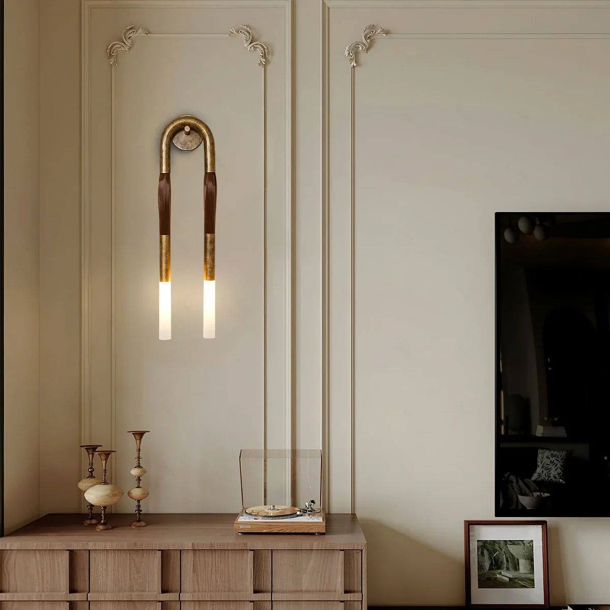 Kuro – Moderne Wandlampe aus Eisen