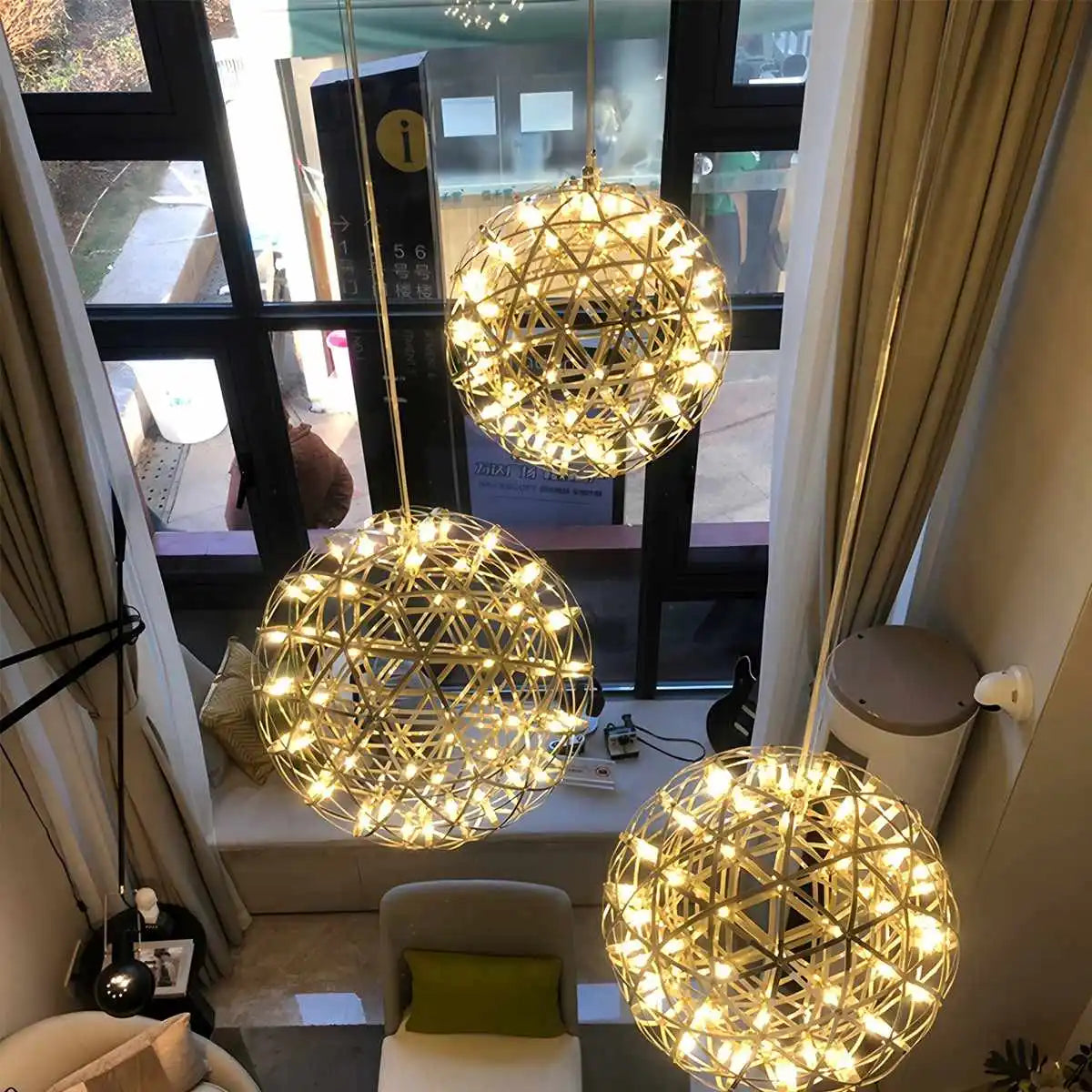 Reina – LED Kugel Design-Kronleuchter