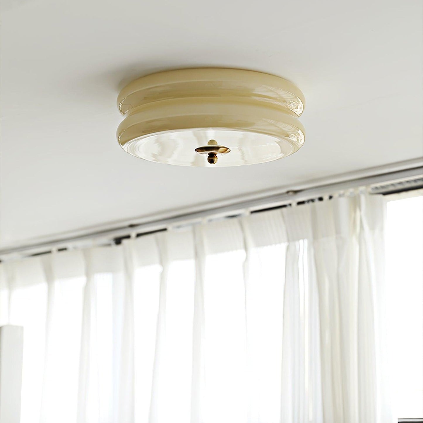 Elon – Schlichte Deckenlampe aus Glas in Creme