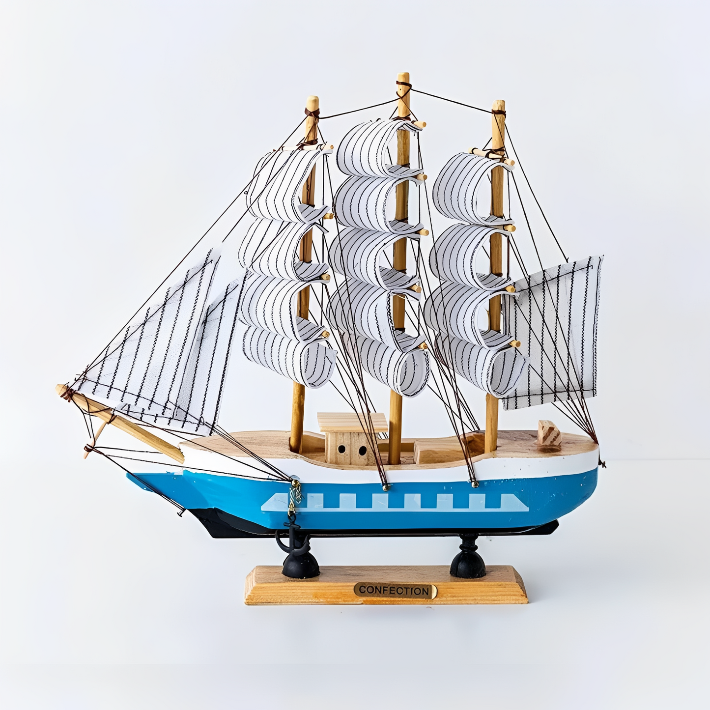 Naveen – Modernes Deko-Segelboot