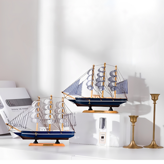 Naveen – Modernes Deko-Segelboot