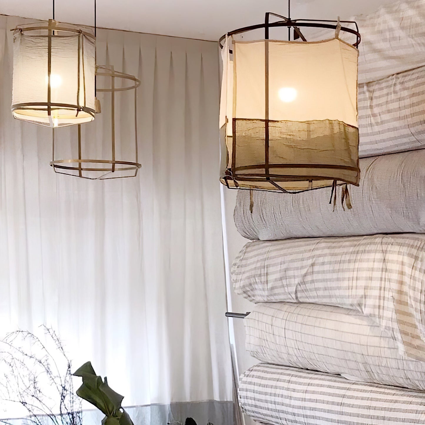 Asami – Design Pendelleuchte aus Leinen & Bambus