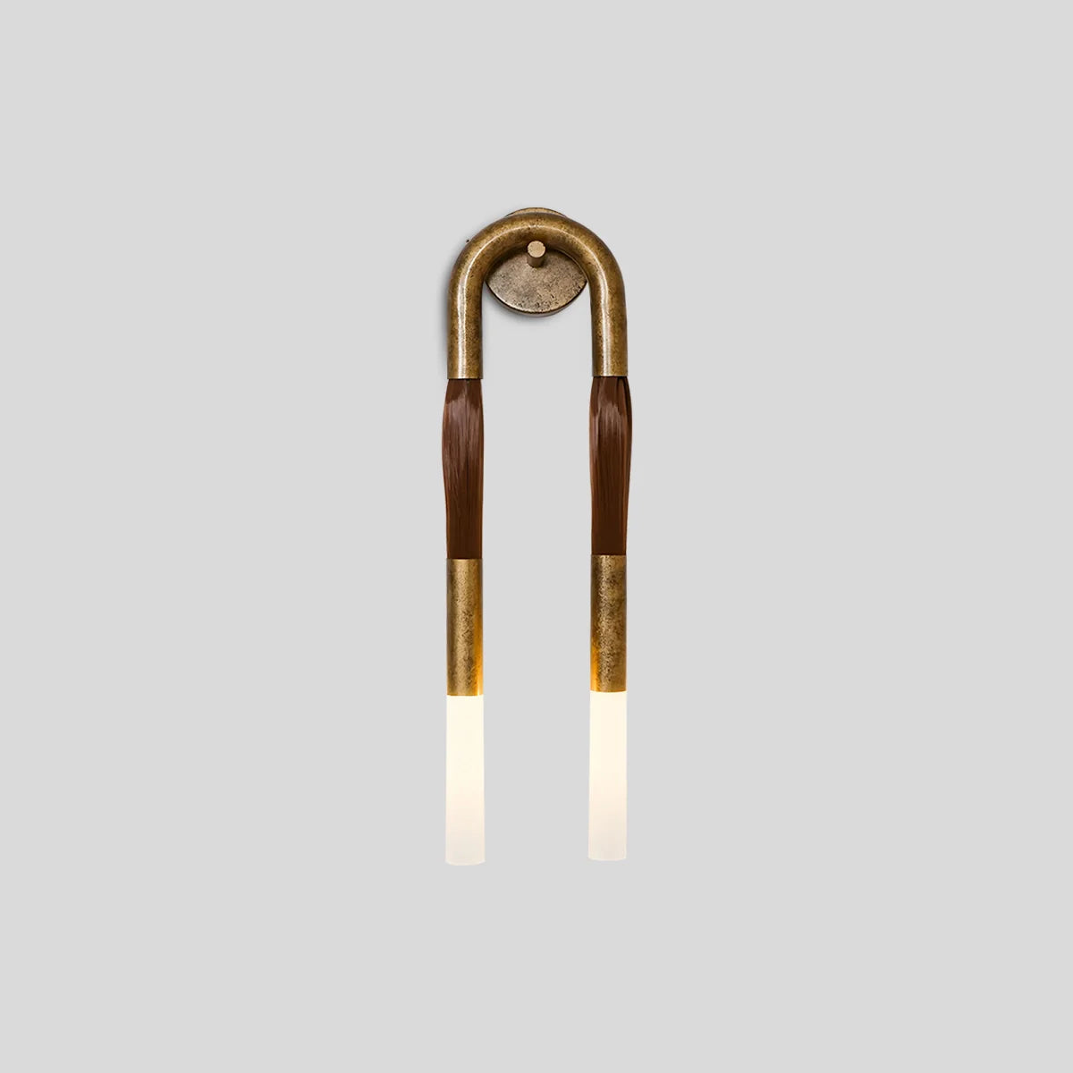 Kuro – Moderne Wandlampe aus Eisen