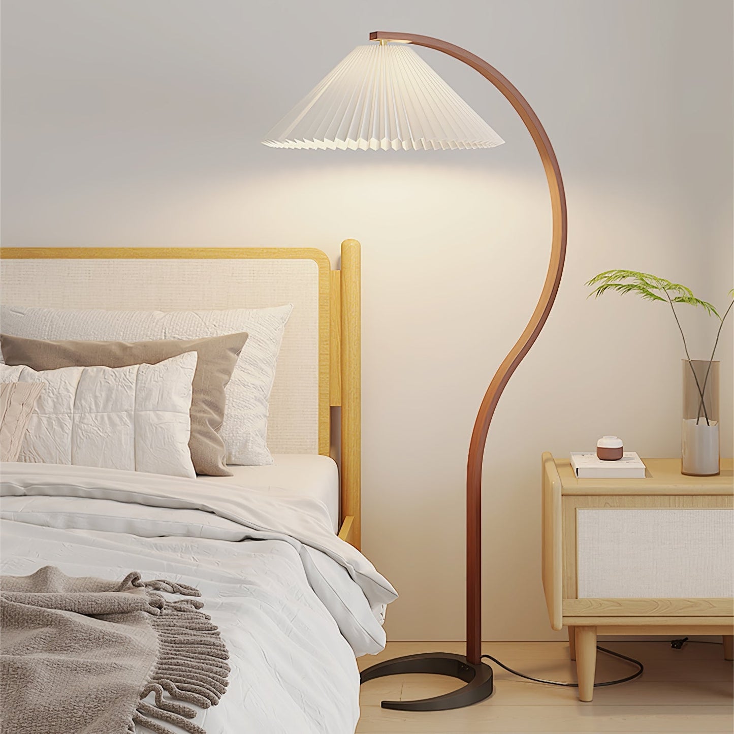 Selina – Nordische Stehlampe im Retro-Stil