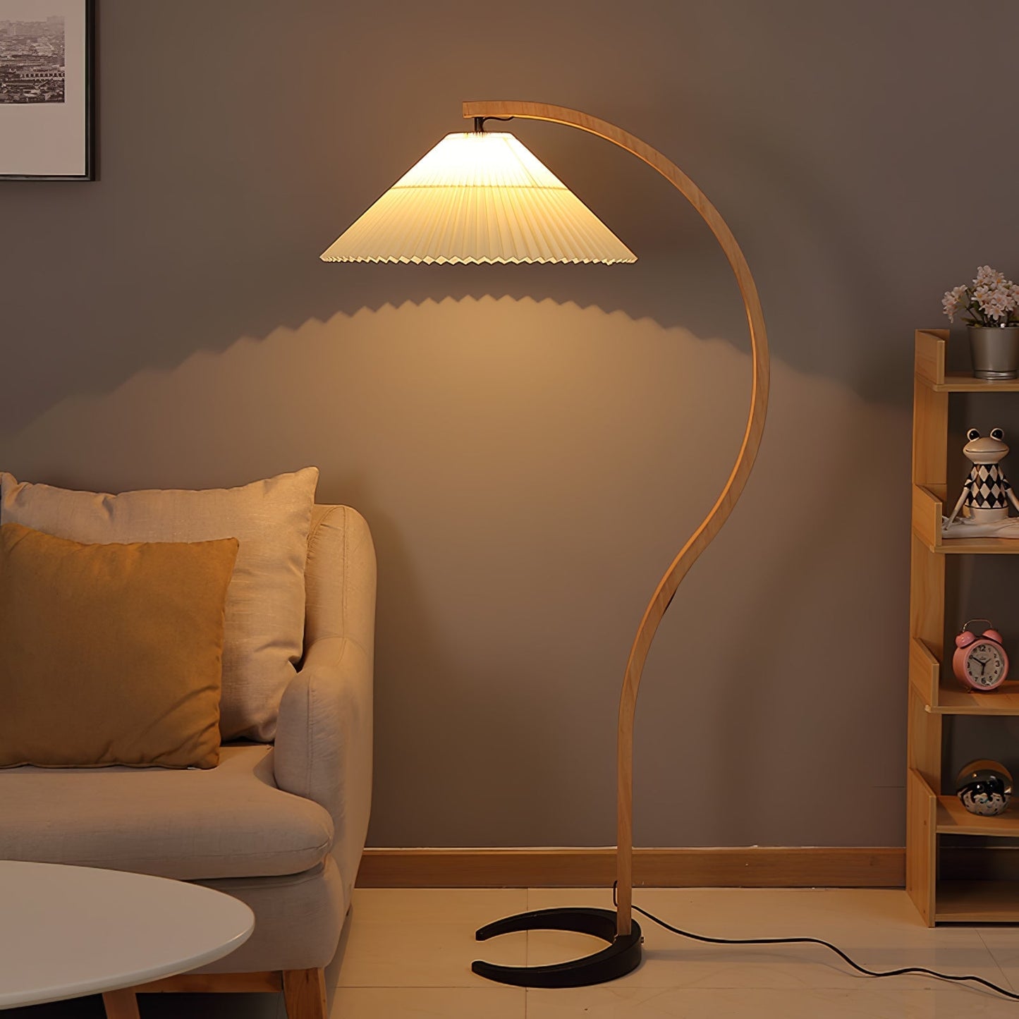 Selina – Nordische Stehlampe im Retro-Stil