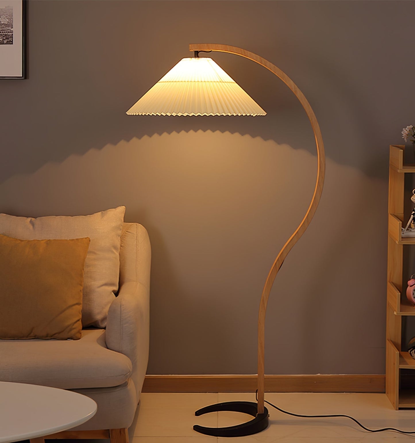 Selina – Nordische Stehlampe im Retro-Stil