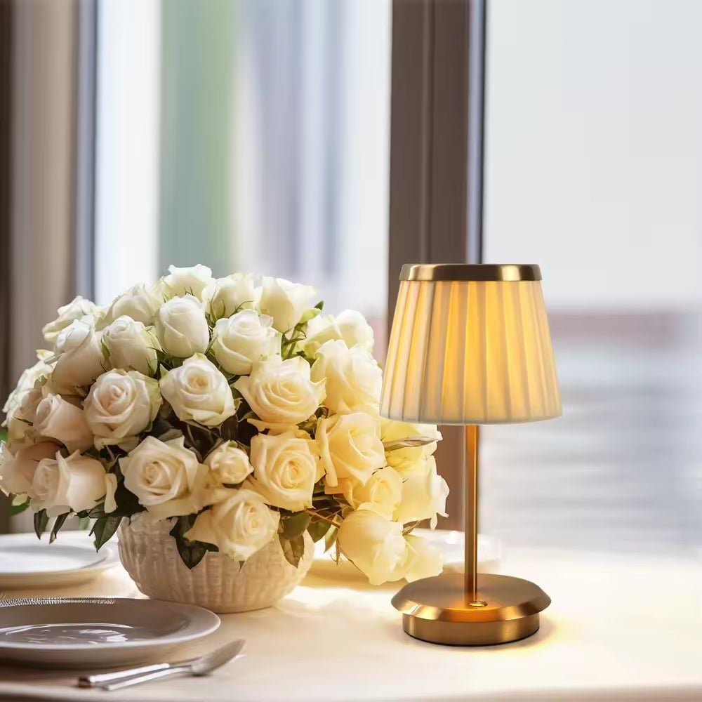 Emi – Elegante USB-Tischlampe