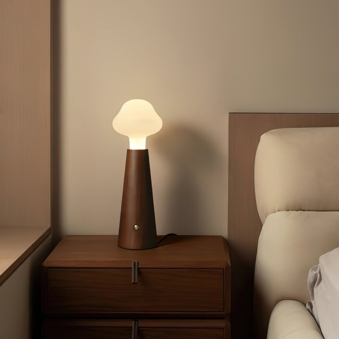 Eirik – Minimalistische Massivholz-Tischlampe