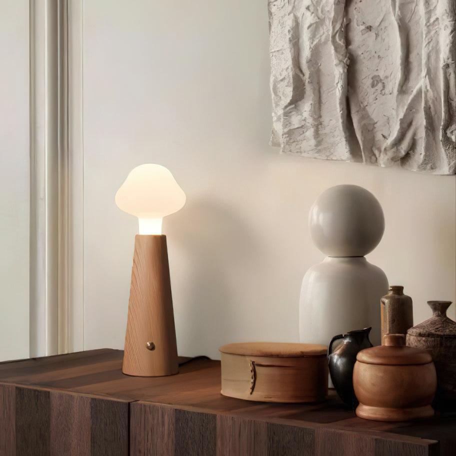 Eirik – Minimalistische Massivholz-Tischlampe