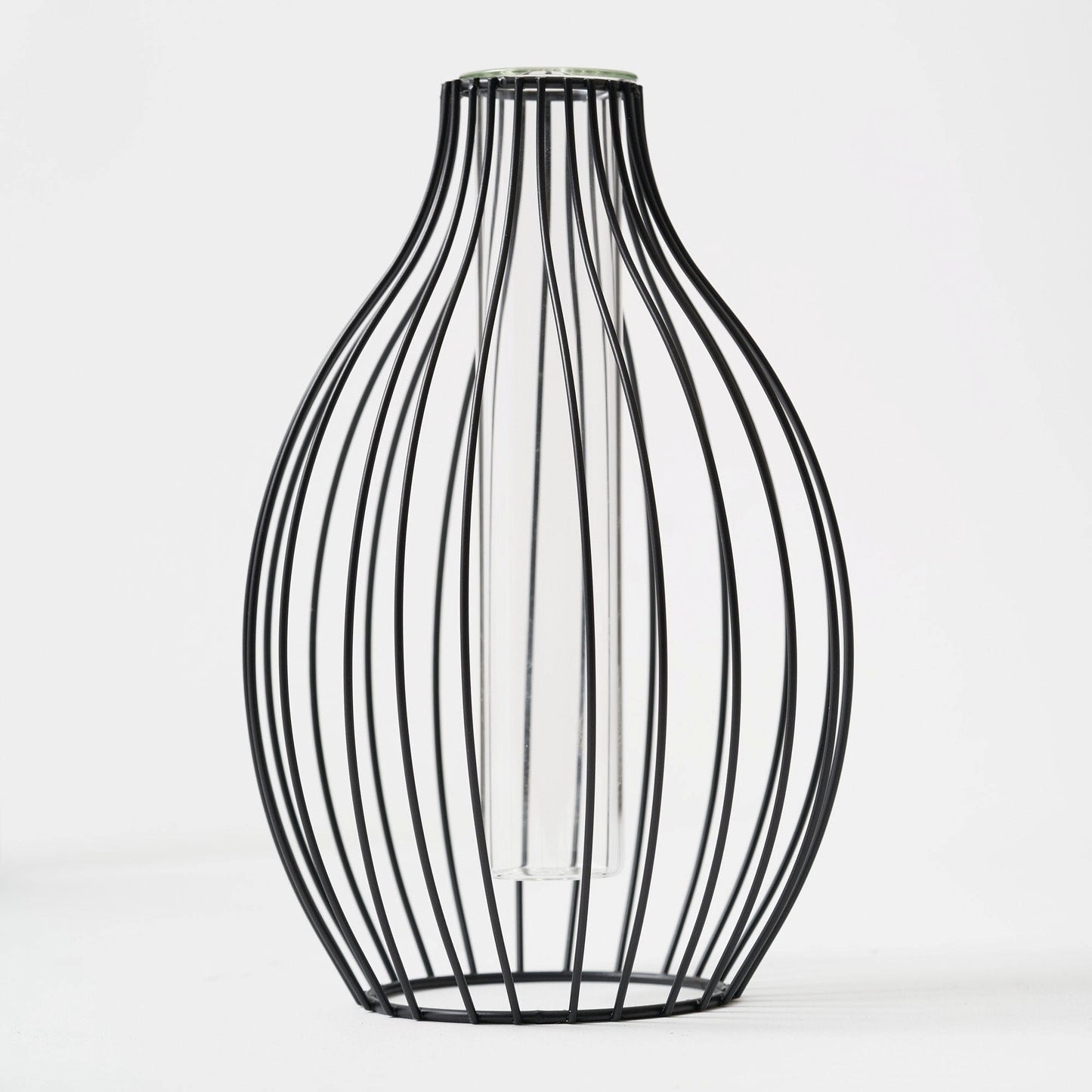 Rikk – Statement-Vase in Schwarz