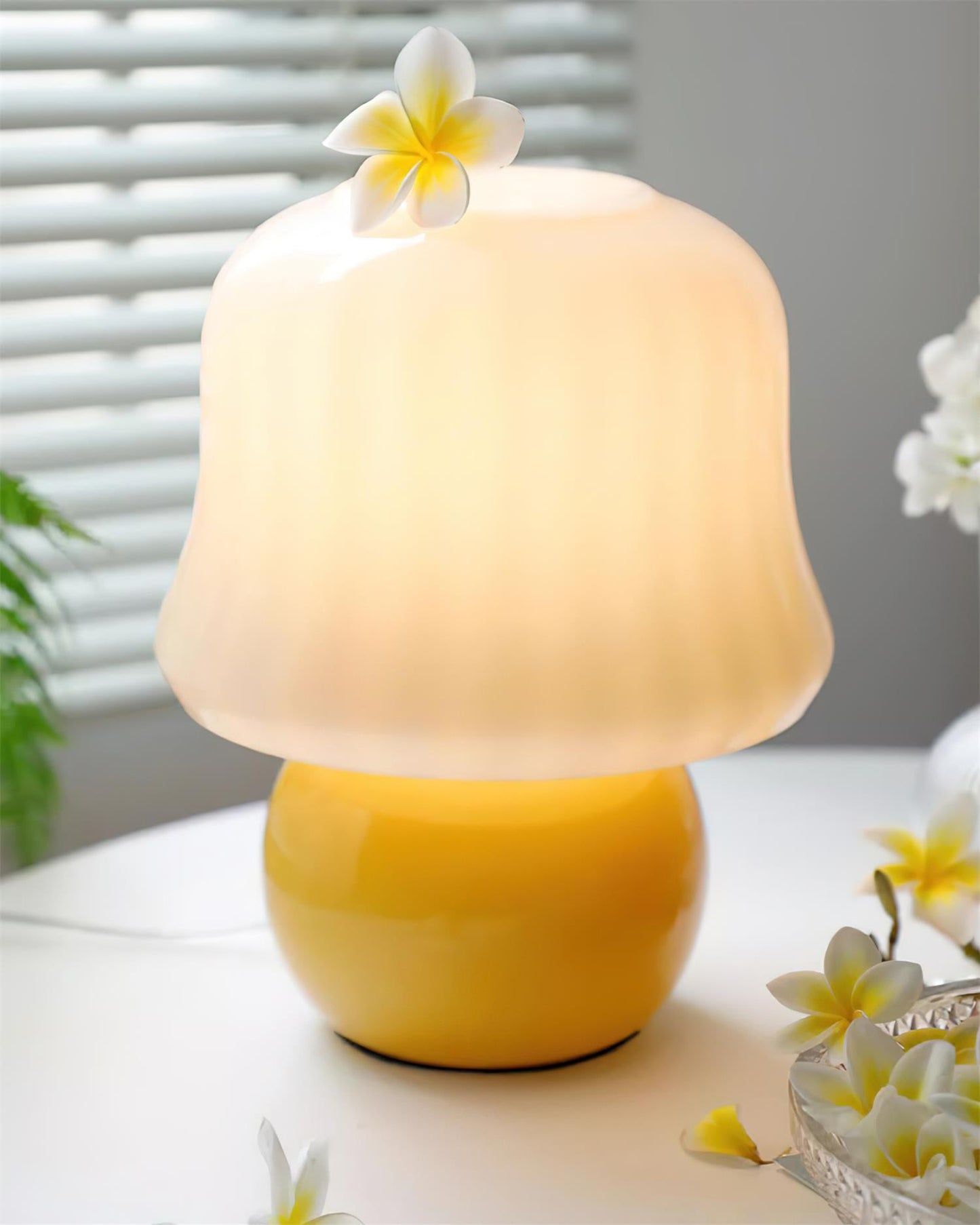 Lena – Tischlampe im Pilzdesign aus glasierter Glas