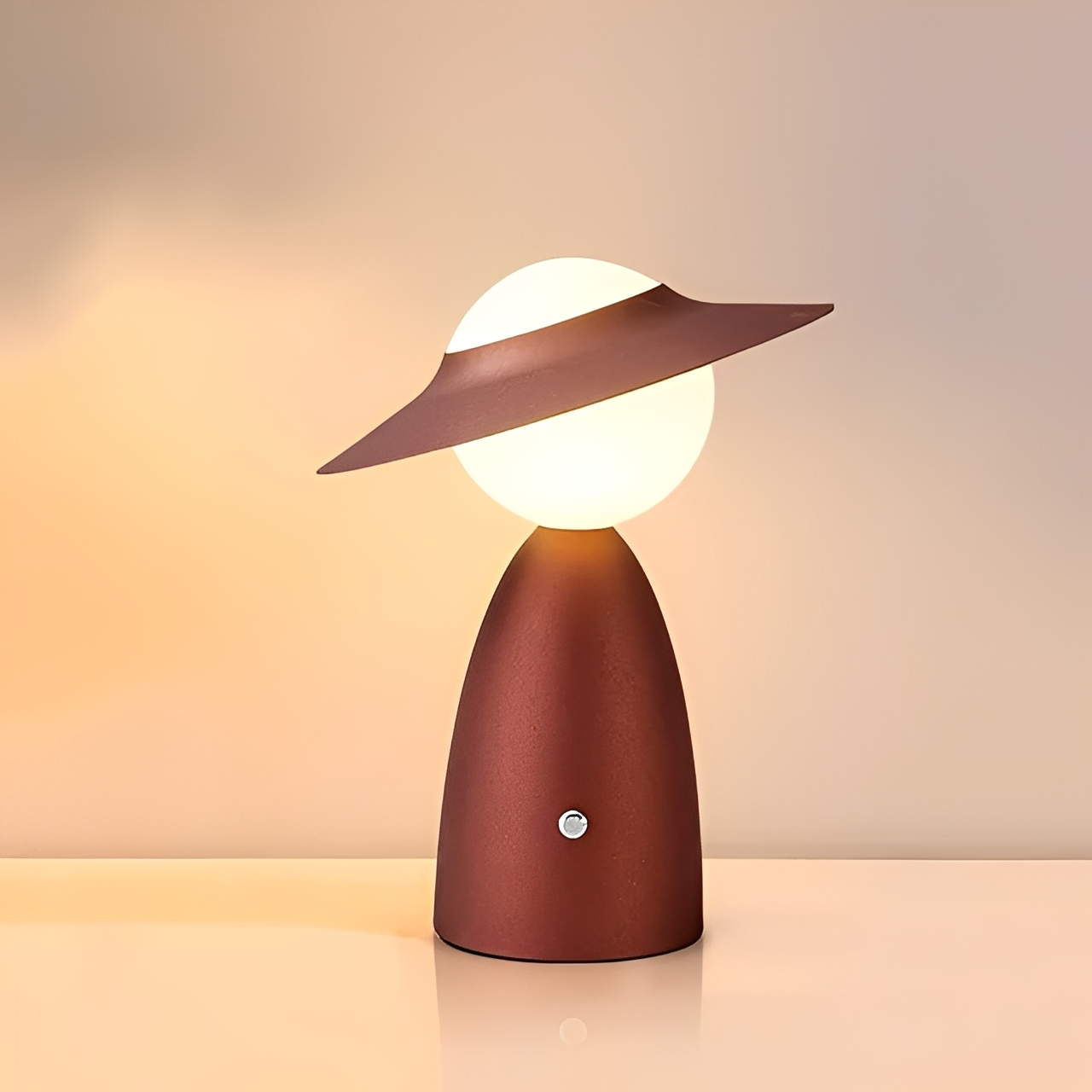 LumiElite – Kreative Metall-Tischlampe mit USB-Aufladung