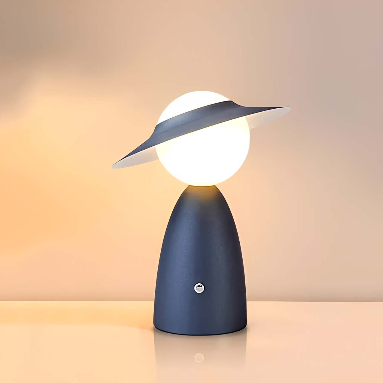LumiElite – Kreative Metall-Tischlampe mit USB-Aufladung