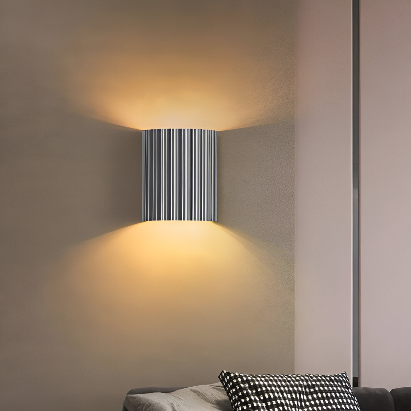 Theo – Nordic Design Resin Wandleuchte
