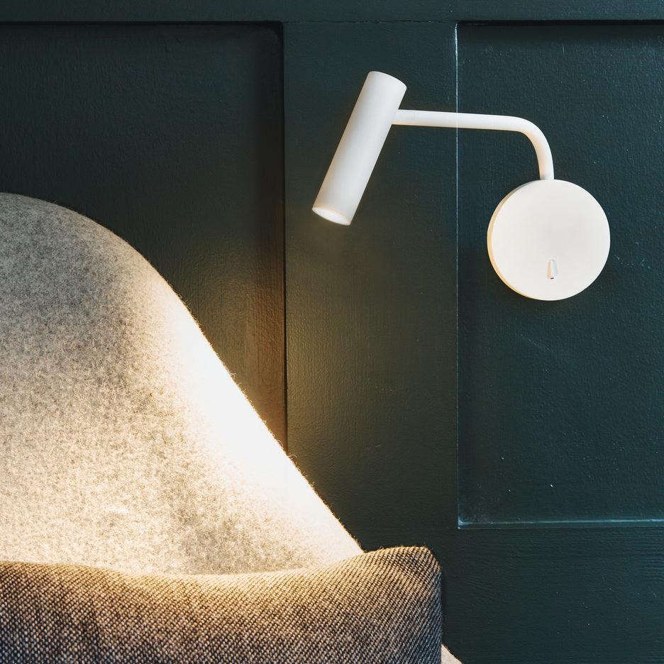 Niva – Runde LED Wandleuchte mit Spotfunktion