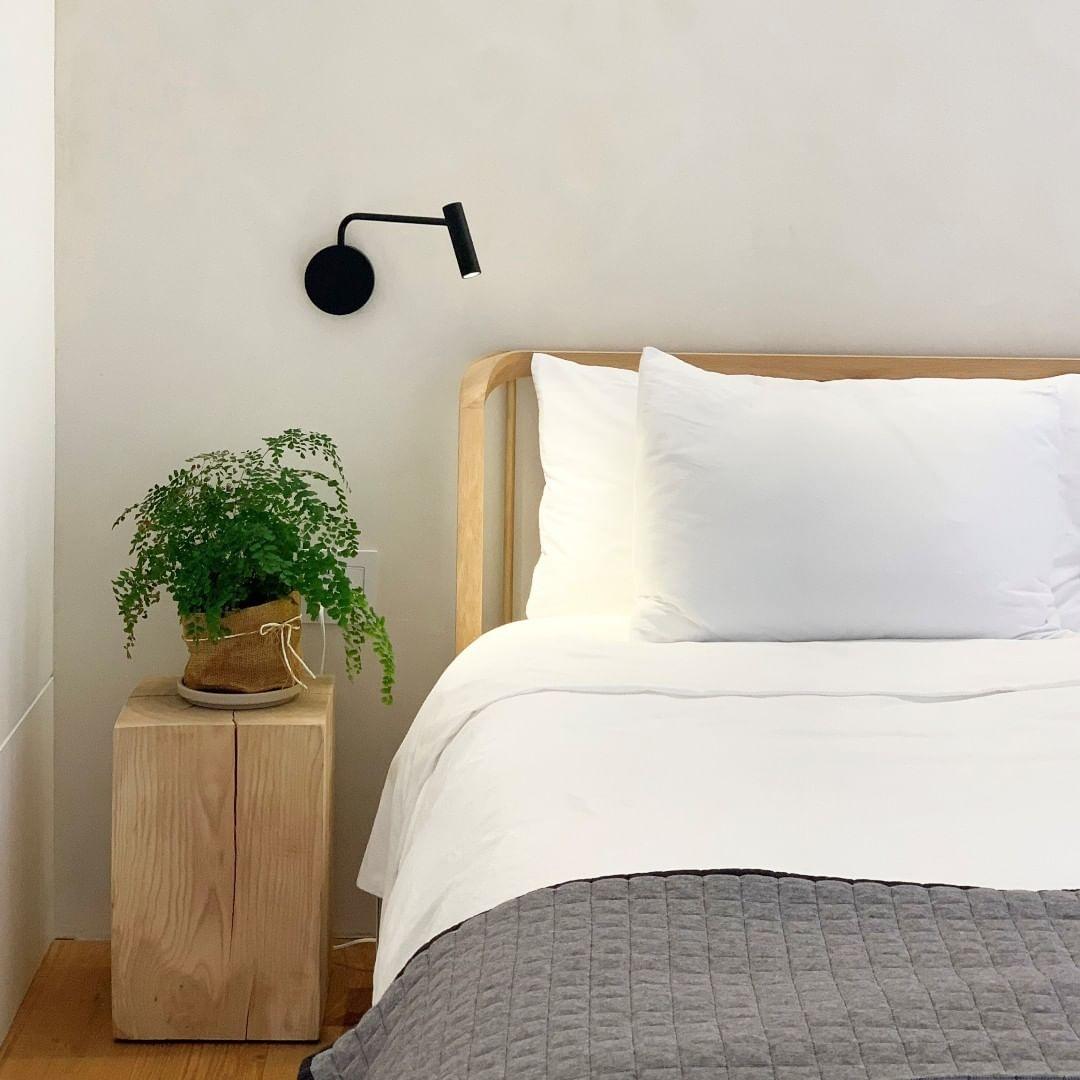 Niva – Runde LED Wandleuchte mit Spotfunktion