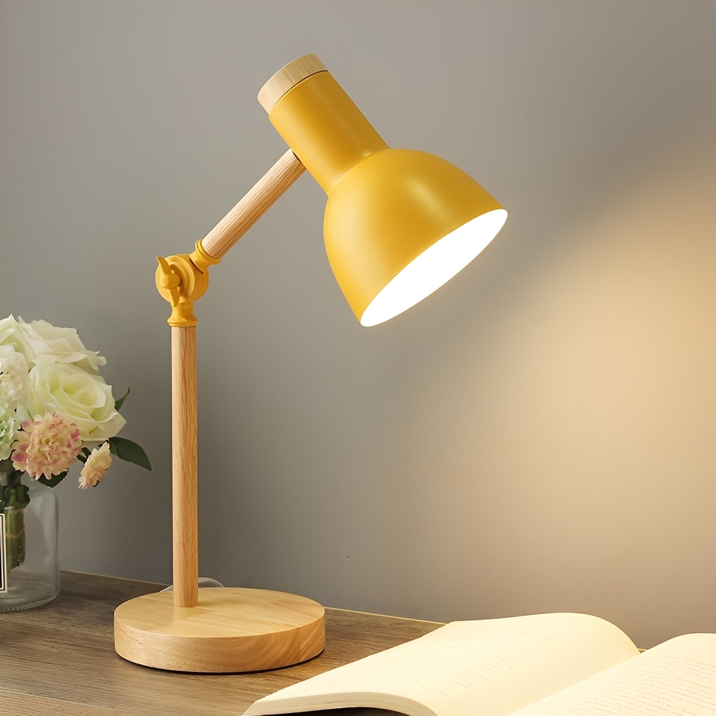 Varya – Skandinavische LED-Nachttischlampe