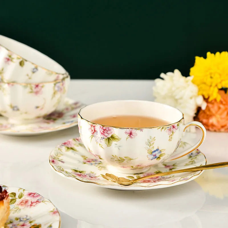 Emma –Kaffee- und Teetassen-Set aus Keramik