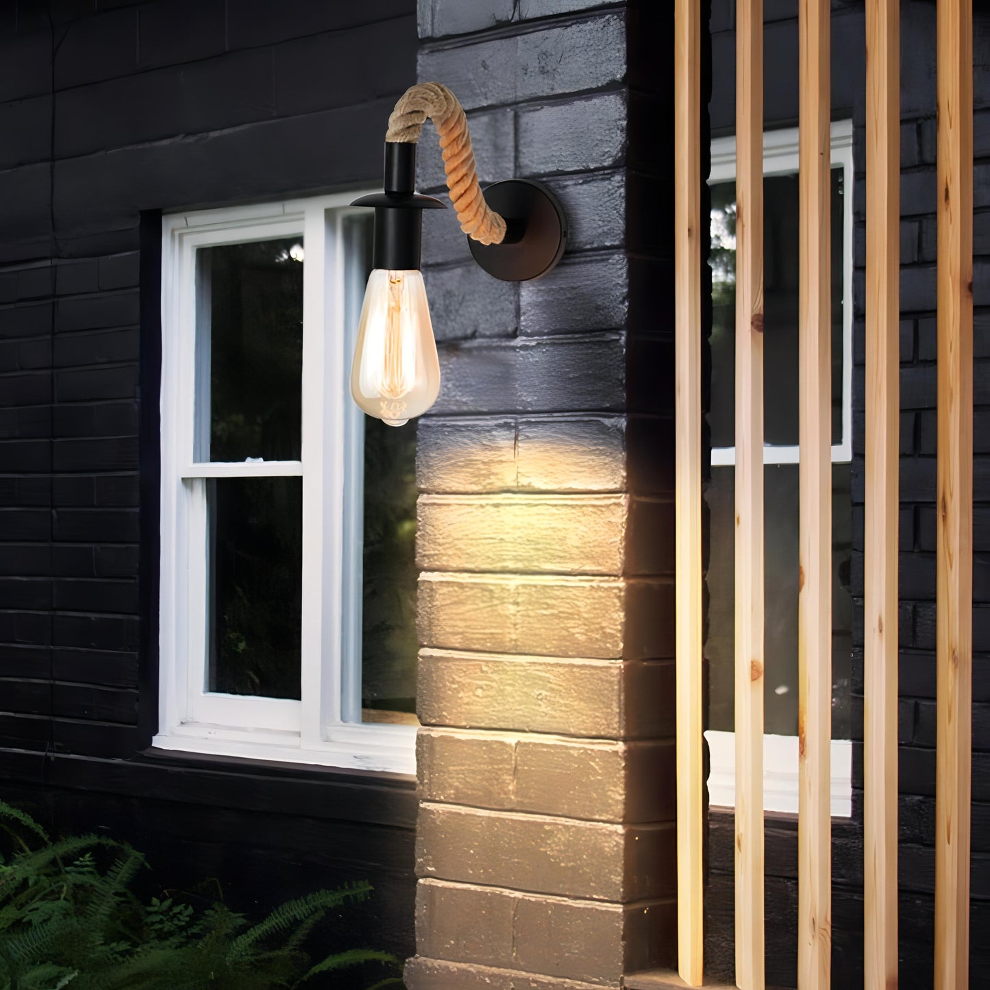 Riven – Retro Wandlampe aus Schmiedeeisen