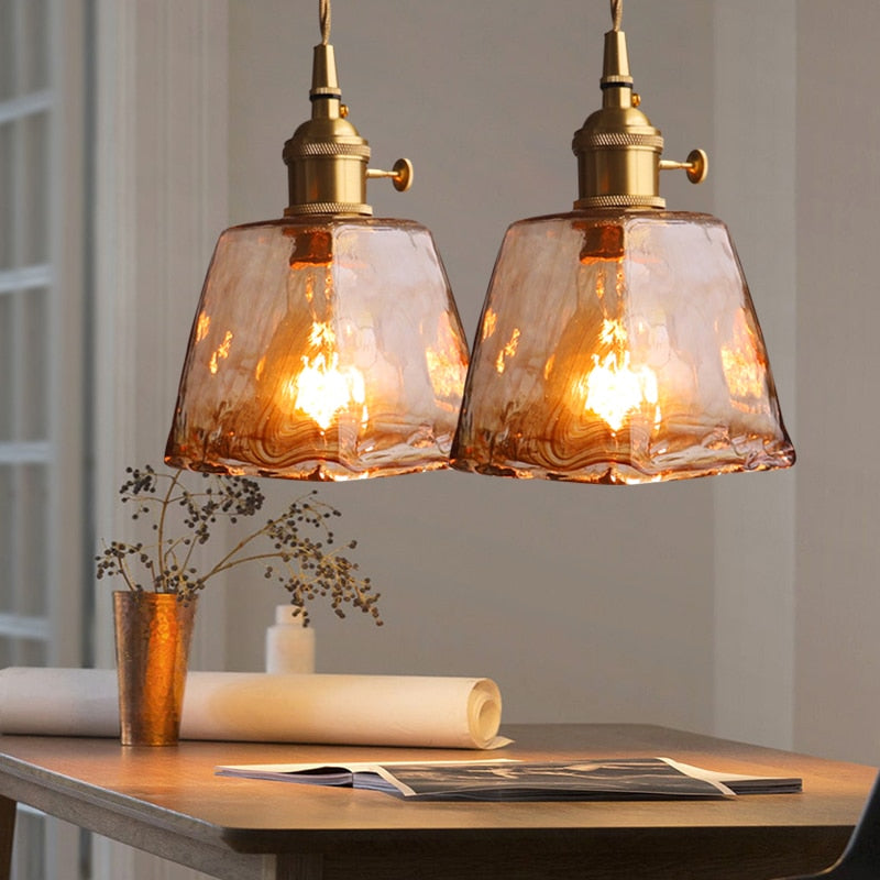 Amika – Moderne Messing-Pendelleuchte