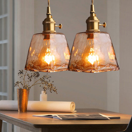 Amika – Moderne Messing-Pendelleuchte