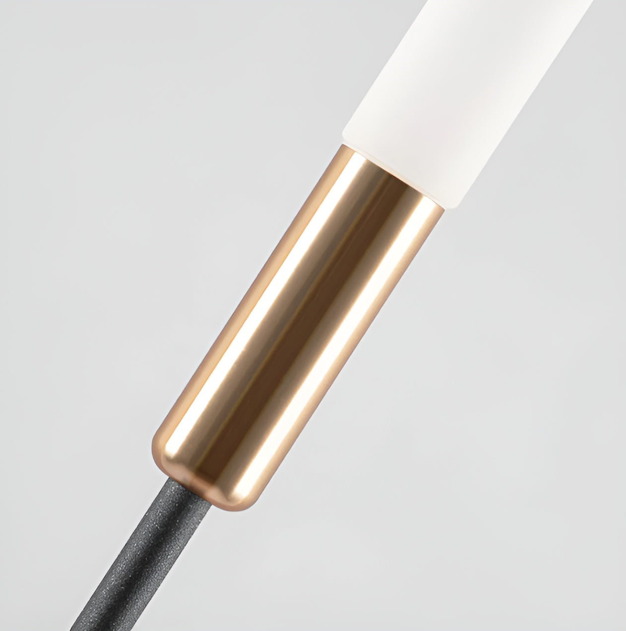 ReedGlow – Solarbetriebene LED-Gartenlampe