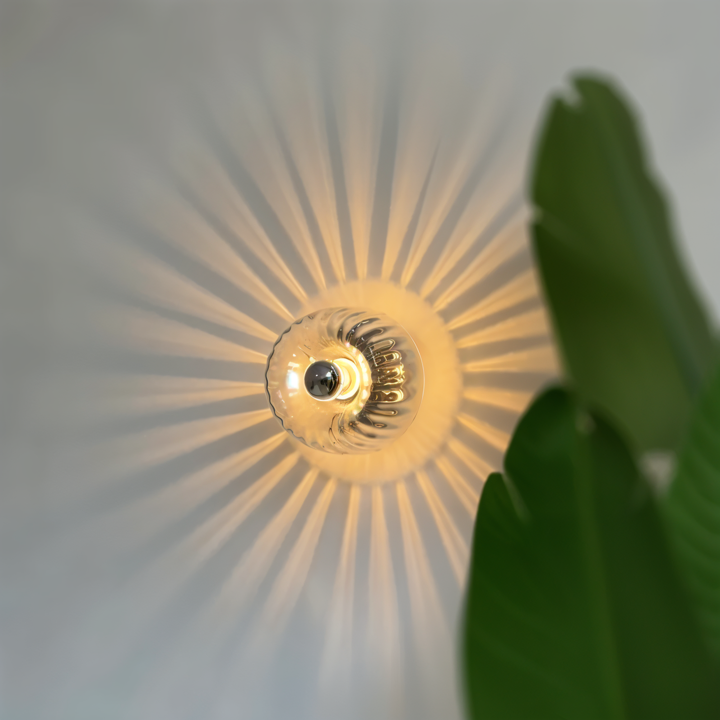BauGlow Rib – Wandlampe im gerippten Bauhaus-Stil