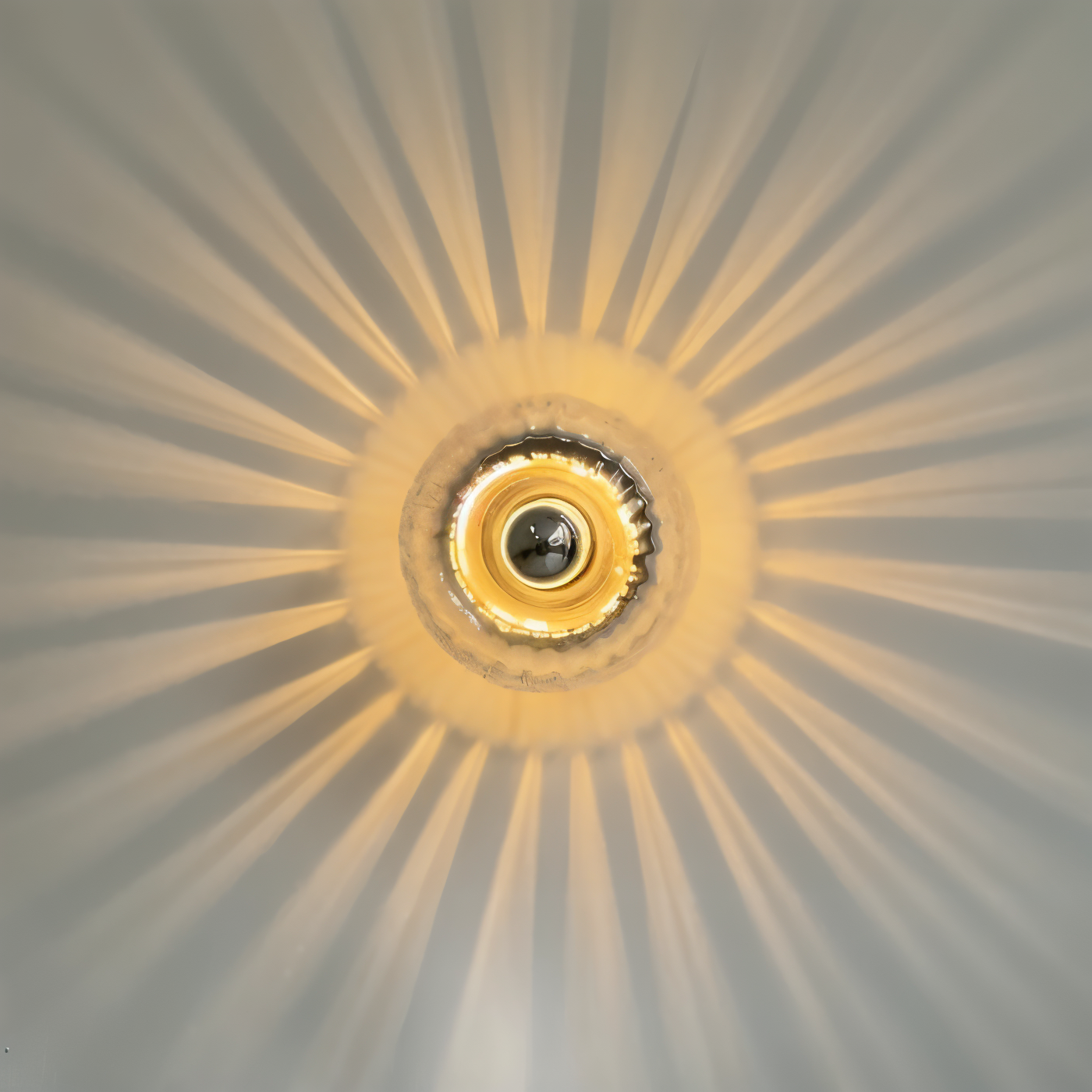 BauGlow Rib – Wandlampe im gerippten Bauhaus-Stil