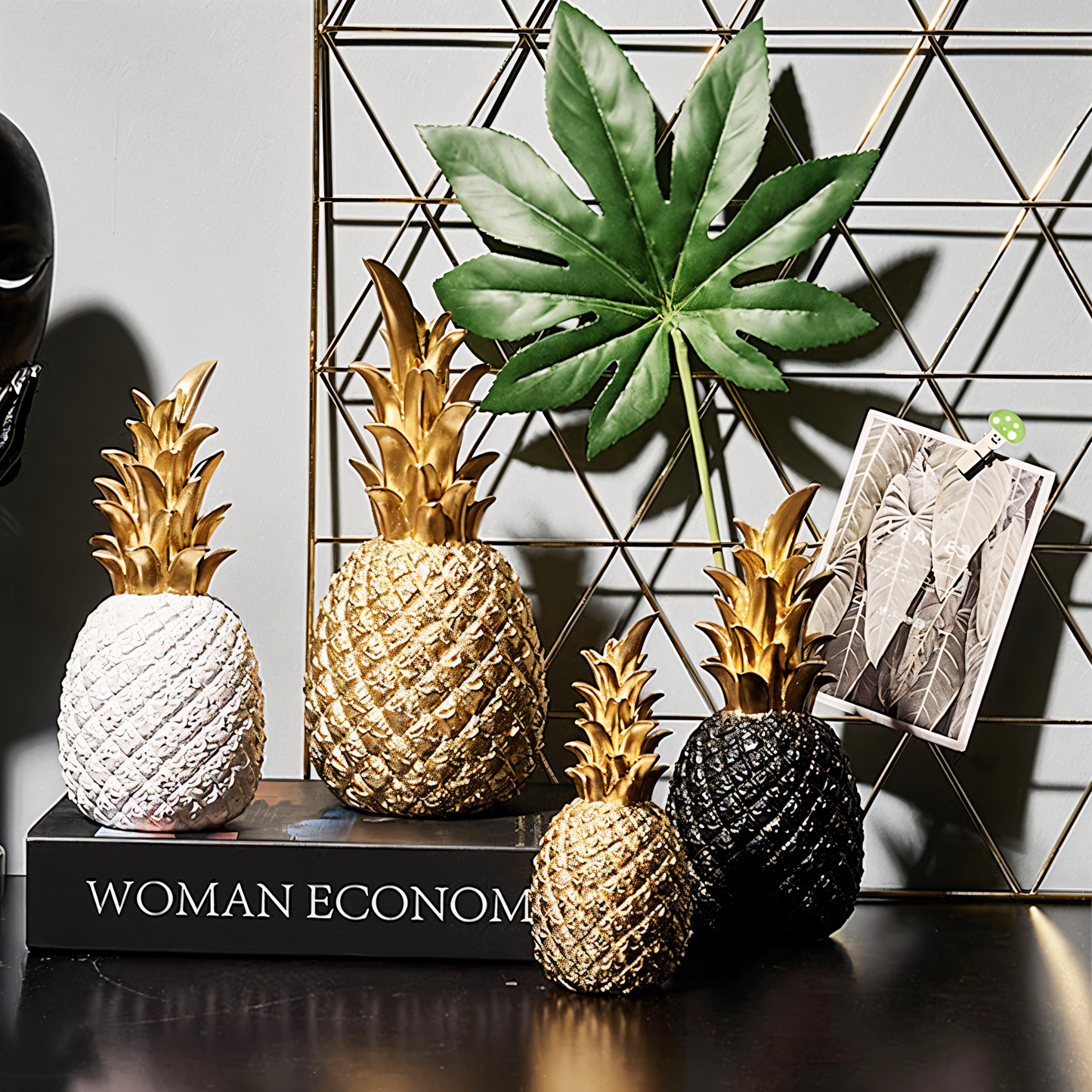Phineas – Stilvolle Ananas-Dekoration aus Harz für sommerliche Wohnakzente