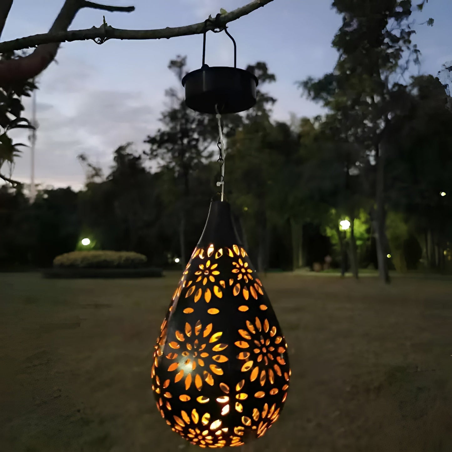SunHalo Gartenleuchte – Solarbetriebenes Lichtspiel mit Hohlmuster