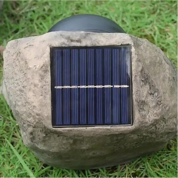 Rune – Verstellbare Solar-Gartenleuchte in Steinoptik