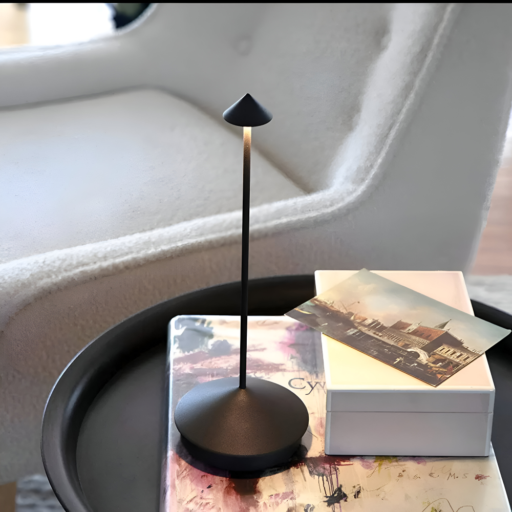 LumoBar – Minimalistische LED Tischlampe