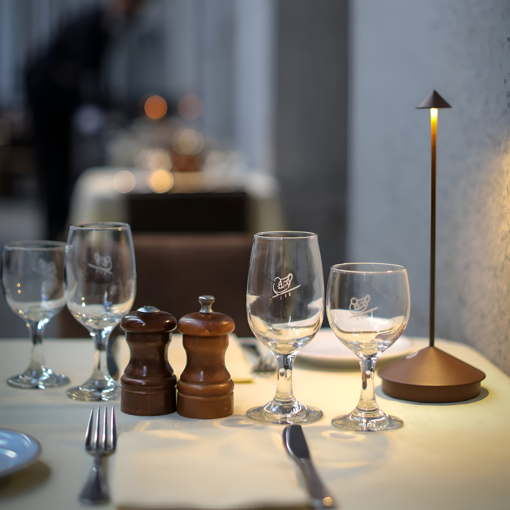 LumoBar – Minimalistische LED Tischlampe