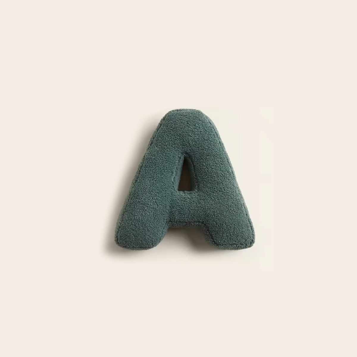 Ari – Weiche Letter-Kissen für Zuhause
