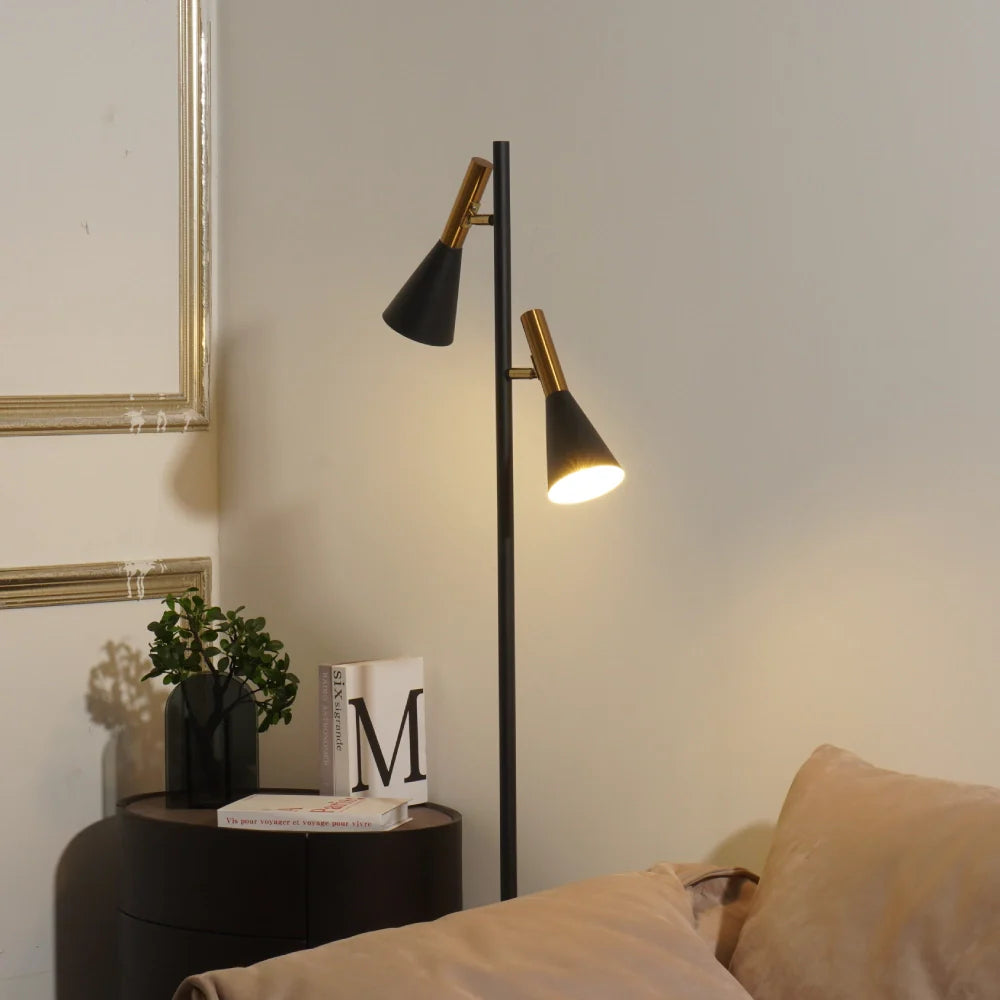 Noire – Moderne Minimalistische Eisen-Stehleuchte