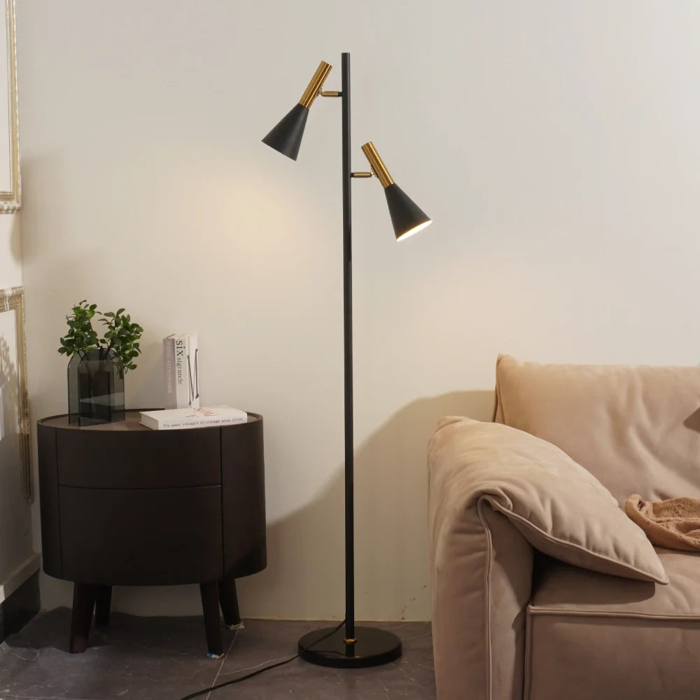 Noire – Moderne Minimalistische Eisen-Stehleuchte