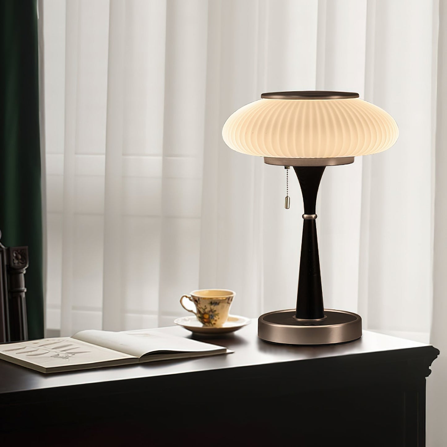 Matsuteko – Amerikanische Tischlampe