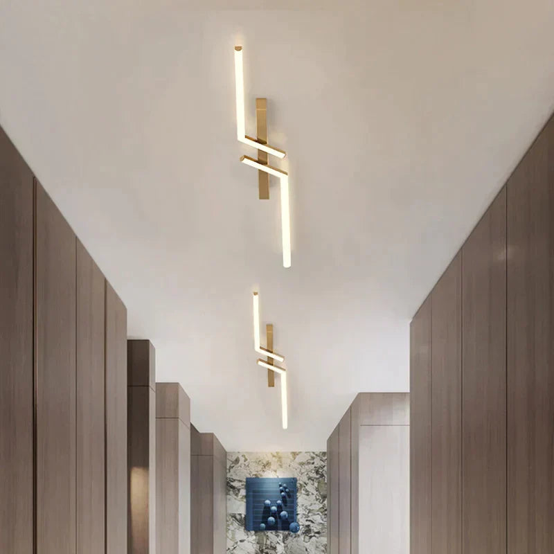 LineoGlow – Minimalistische LED-Deckenleuchte im Streifenstil