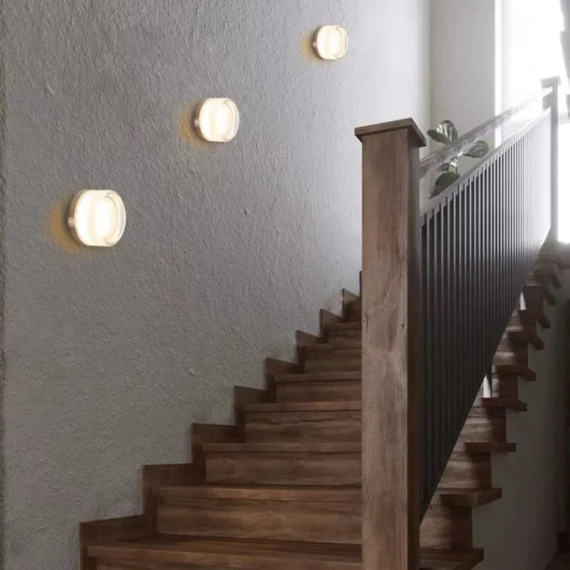 Minimalistische runde Nachttischlampe Flur