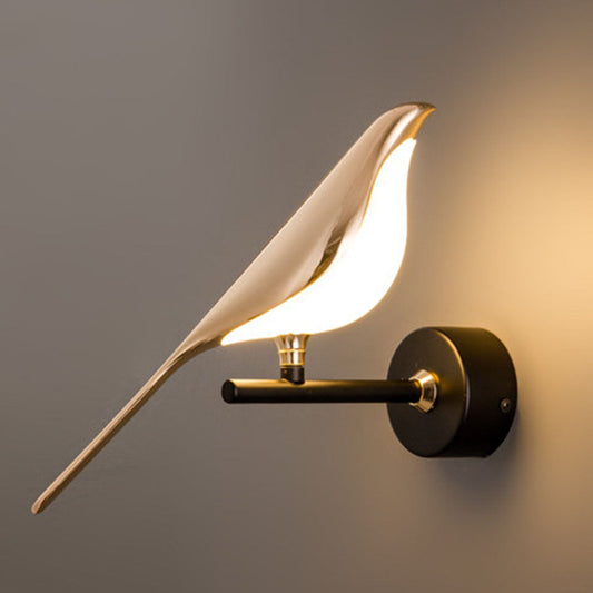 Nola – Künstlerische Vogel Wandleuchte