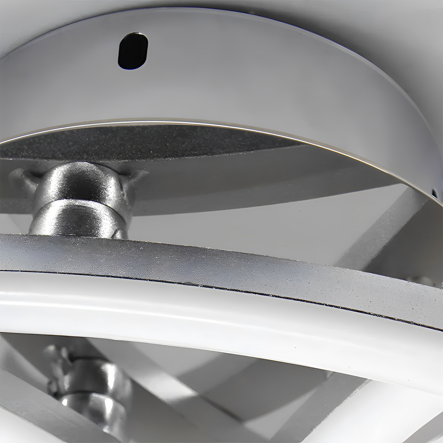 Karina – Nordic Trident Arc LED Deckenleuchte