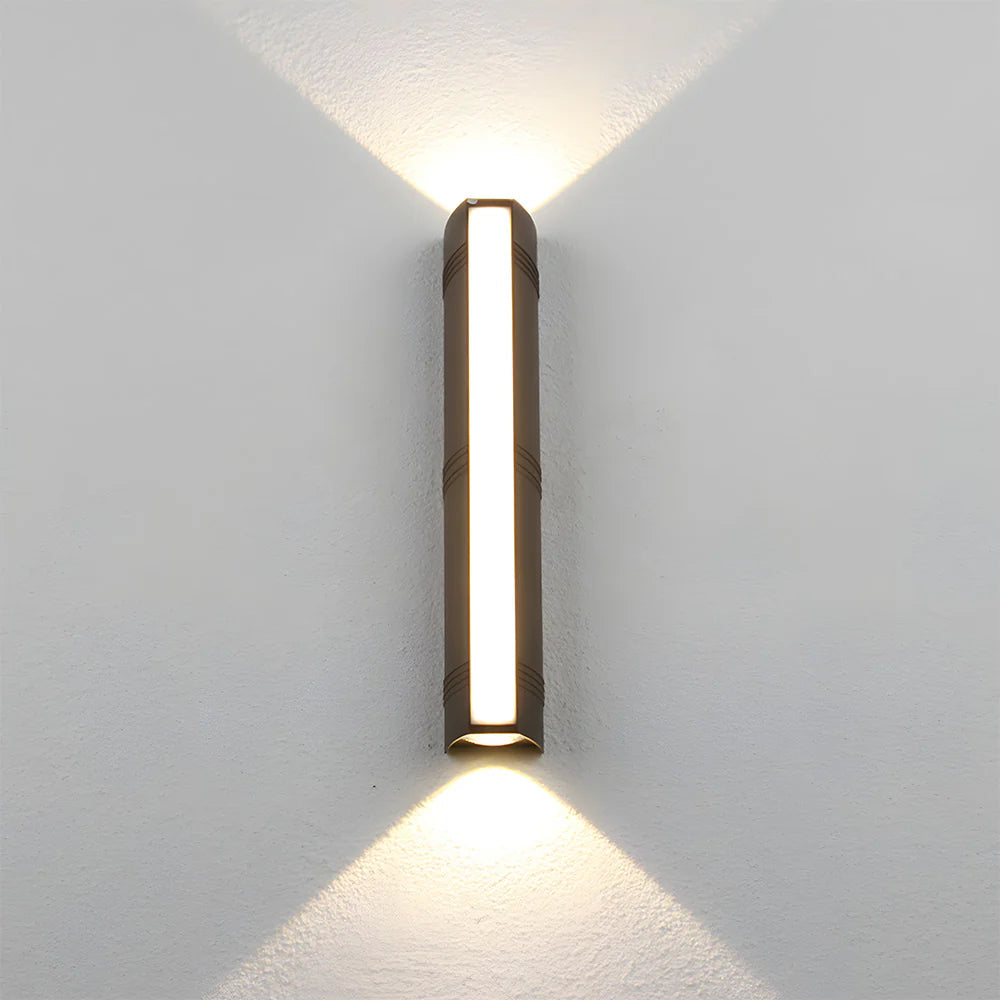 Nira – Schlichte und elegante Außenwandlampe