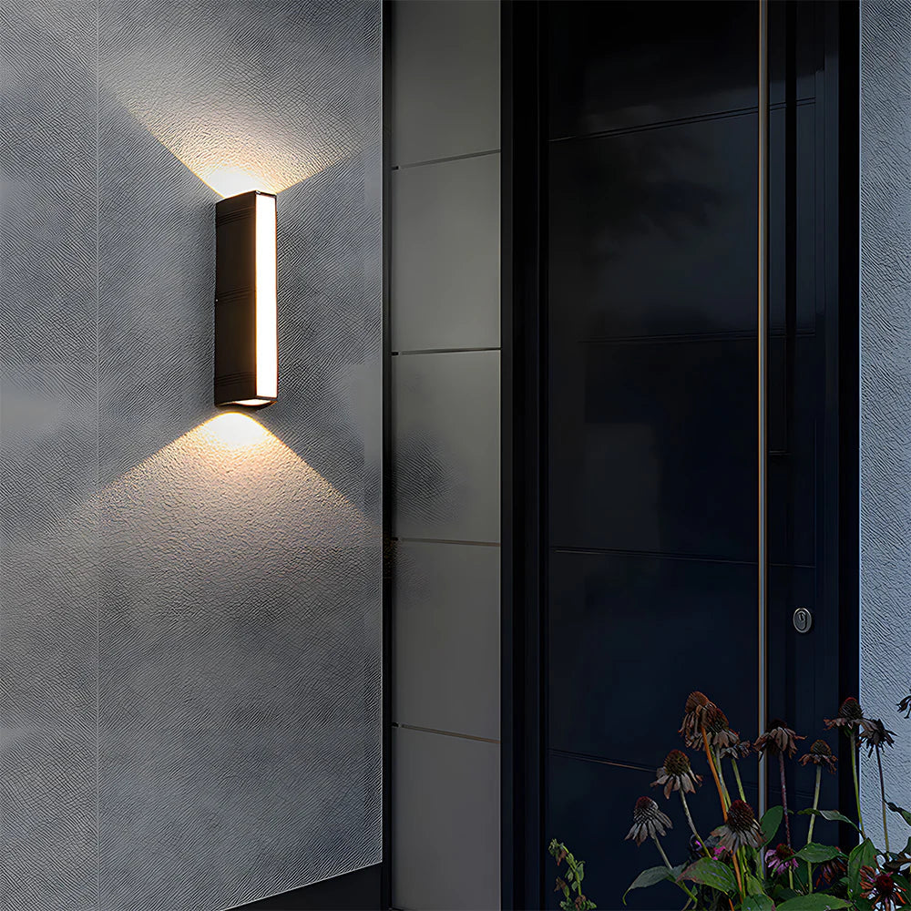 Nira – Schlichte und elegante Außenwandlampe