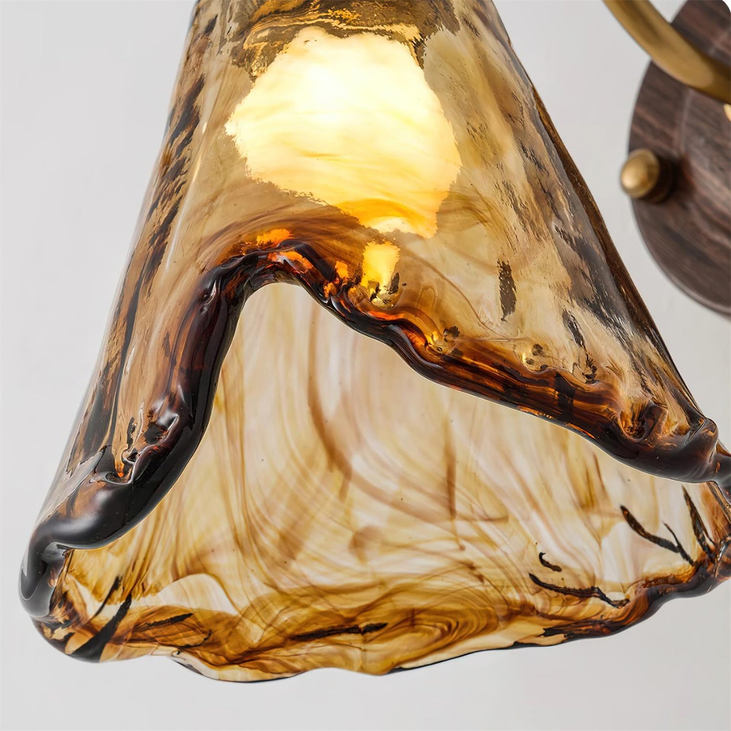 Alessia – Wandleuchte mit Bernstein-Glas